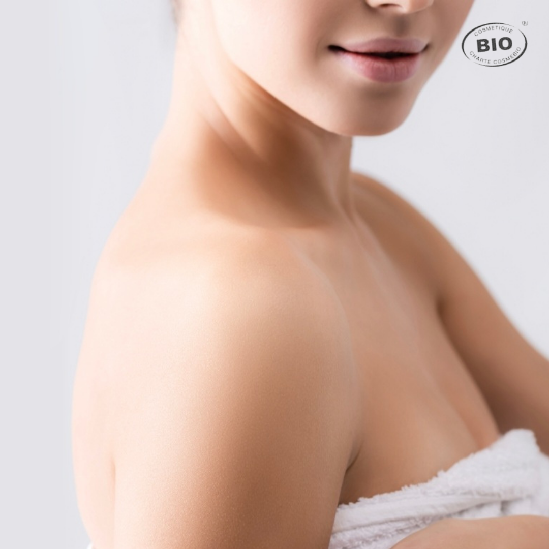 Crème corporelle bio Phyt’s pour lisser la peau et prévenir le vieillissement cutané, laissant une sensation de confort, de douceur et de souplesse.