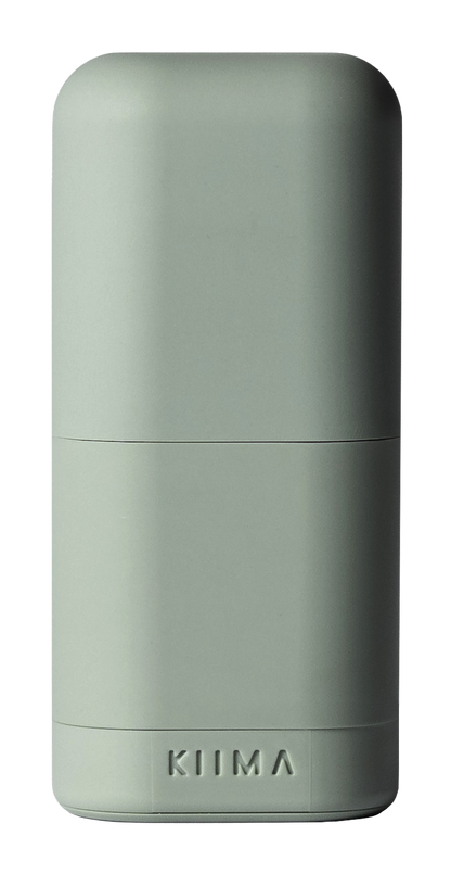 Applicateur de déodorant rechargeable KIIMA vert pâle, au fini doux et moderne, idéal pour une routine de soins corporels durable.