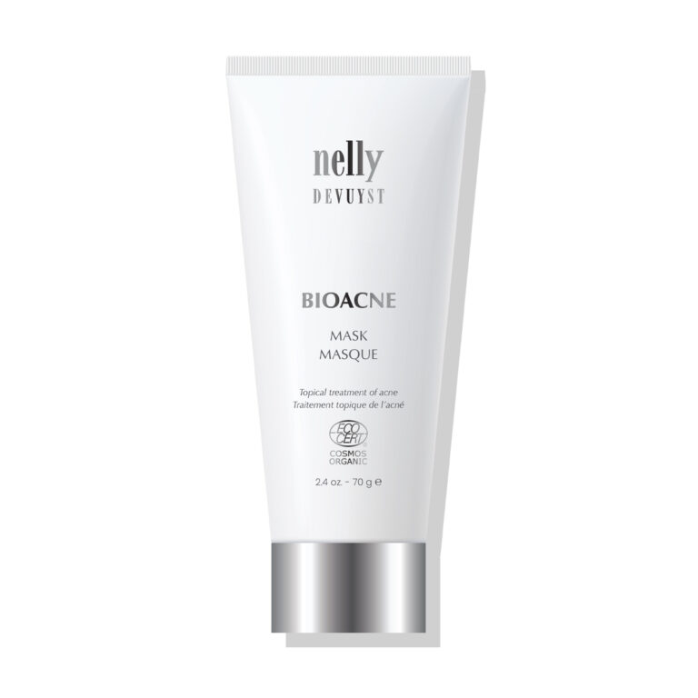 Tube blanc du Masque BioAcné Nelly DeVuyst, traitement topique biologique conçu pour purifier, matifier et rééquilibrer la peau tout en réduisant les imperfections.
