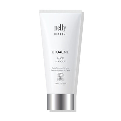 Tube blanc du Masque BioAcné Nelly DeVuyst, traitement topique biologique conçu pour purifier, matifier et rééquilibrer la peau tout en réduisant les imperfections.
