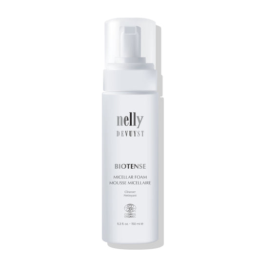 Mousse Micellaire BioTense de Nelly DeVuyst en flacon, un nettoyant biologique qui démaquille, purifie et adoucit la peau grâce à sa texture aérienne et ses micelles délicates.