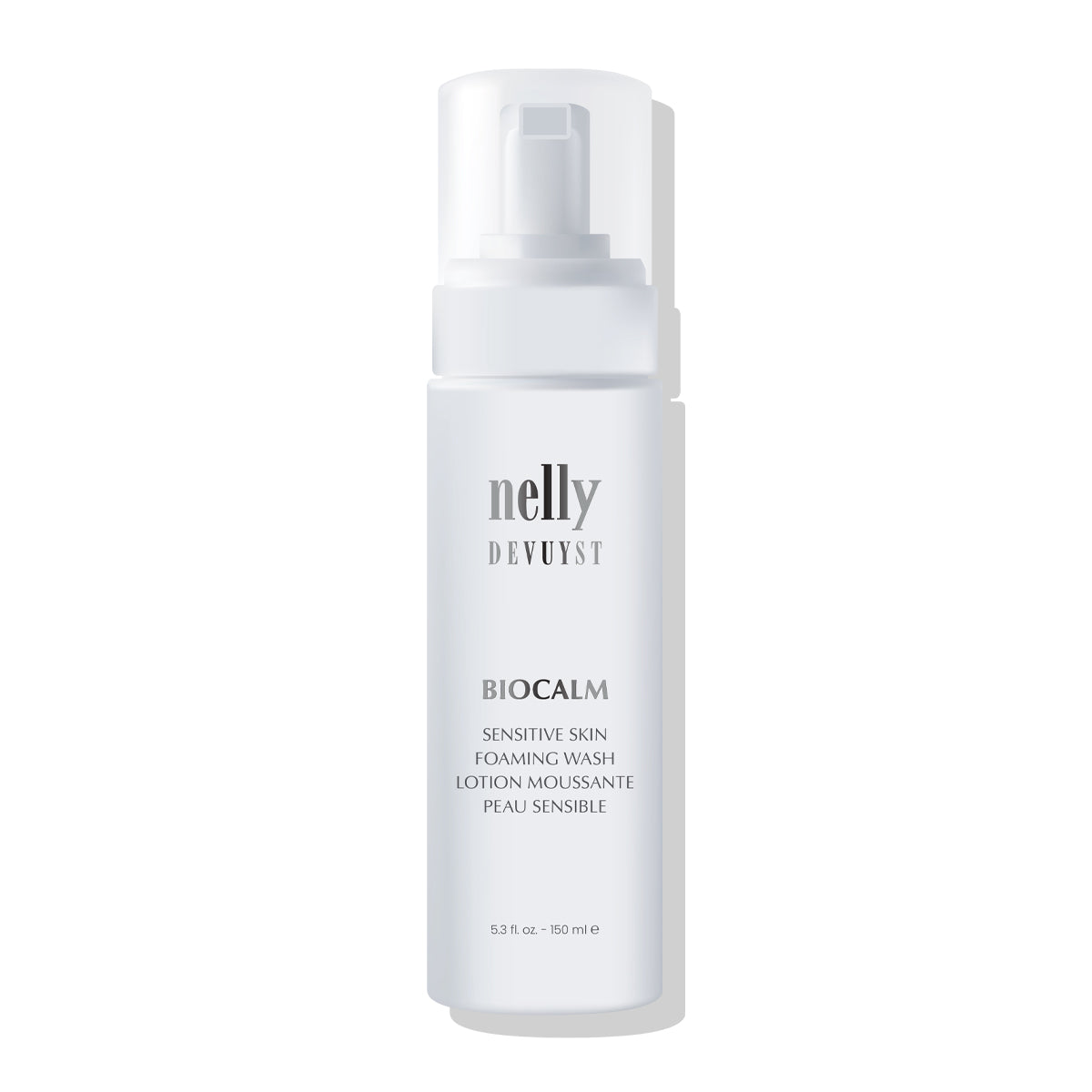 Nettoyant mousse Biocalm en format pompe, formule douce concue pour nettoyer efficacement les peaux sensibles tout en preservant leur equilibre naturel.