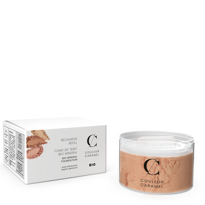 Recharge, poudre Minérale Fond de Teint Couleur Caramel teinte Beige orangé, formule bio au fini soyeux idéale pour réchauffer le teint et sublimer les peaux hâlées.
