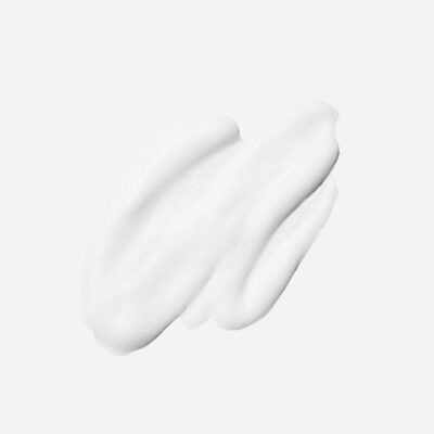 Texture riche et veloutée du lait nettoyant Cellular Matrix, illustrant sa formule hydratante et enveloppante qui nettoie en douceur la peau.