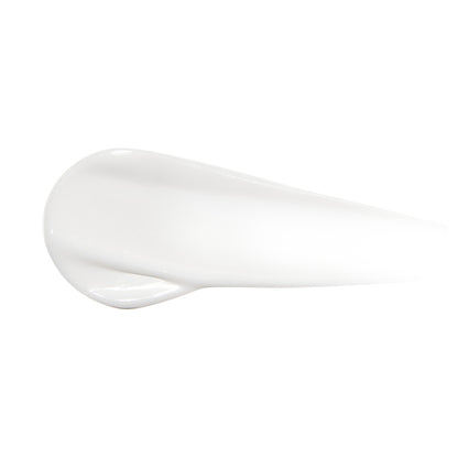 Texture légère et onctueuse du sérum Biocalm, illustrant une formule apaisante conçue pour calmer, hydrater et protéger la peau sensible.